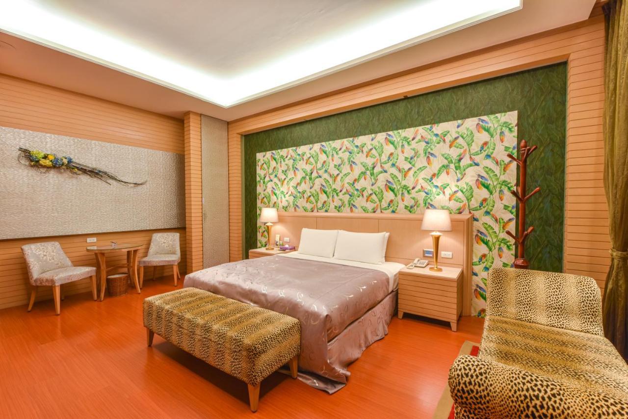 Purple Garden Motel Гаосюн Экстерьер фото