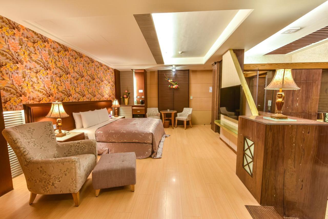 Purple Garden Motel Гаосюн Экстерьер фото