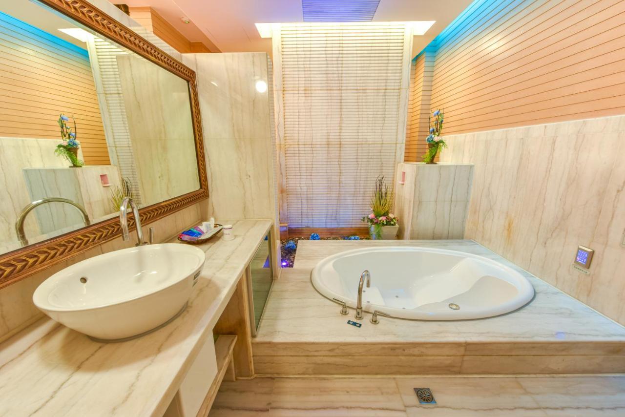 Purple Garden Motel Гаосюн Экстерьер фото