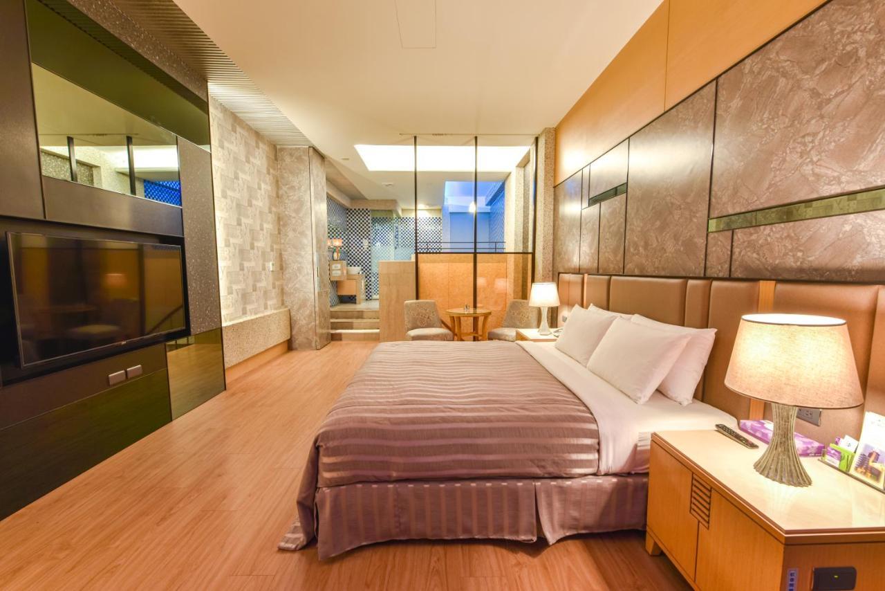 Purple Garden Motel Гаосюн Экстерьер фото